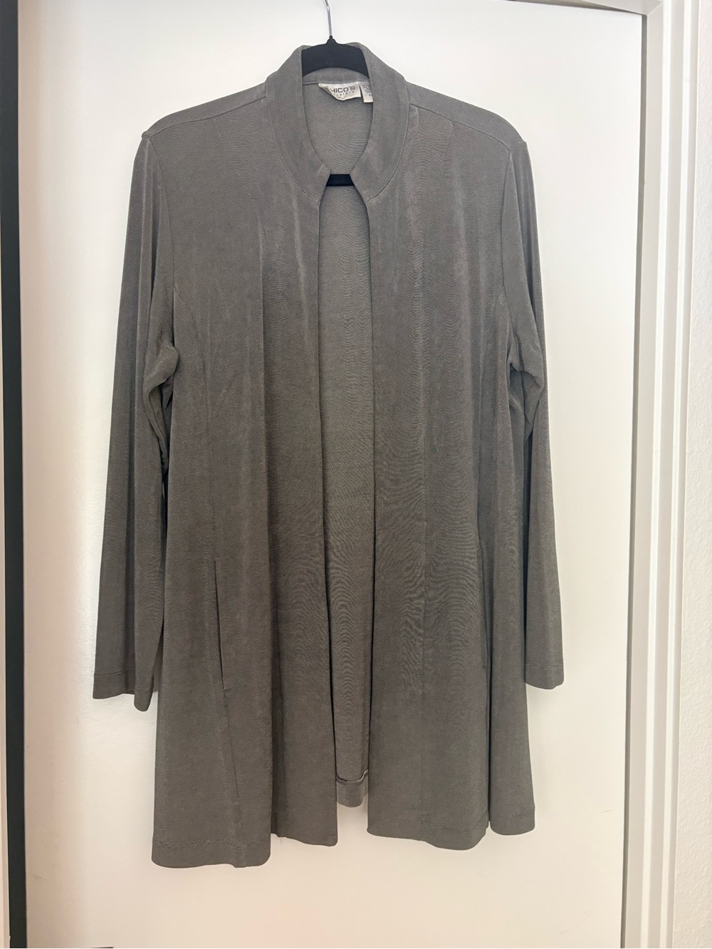 Chicos Travelers Tunic length Open-Front jacket/cardigan/sweater. Side pockets.